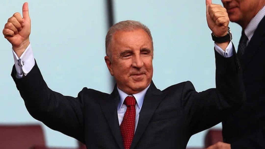 &Uuml;nal Aysal geri mi d&ouml;n&uuml;yor?