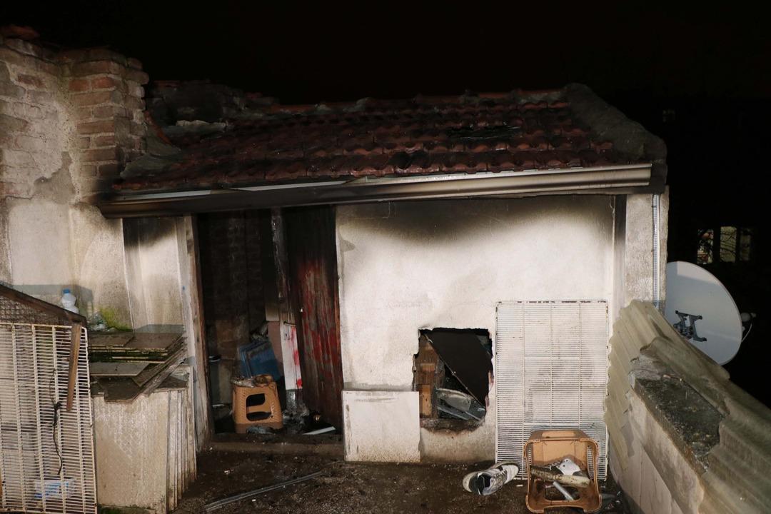 1,5 yaşındaki çocuğun boynunu falçatayla kesti, evini yakmaya kalktı! İşte istenen ceza... 3