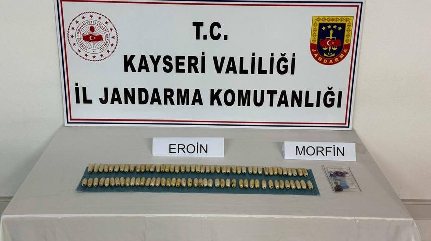 İranlı şüphelinin mide ve bağırsağından uyuşturucu çıktı