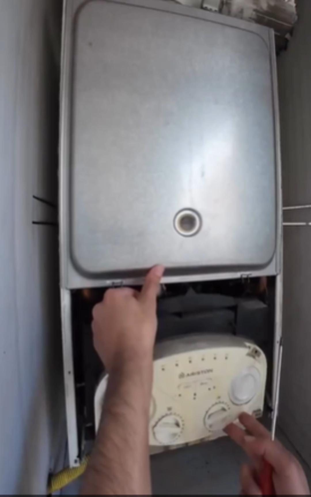 Ustaların işini elinden alacak! 20 yıllık kombisi bozuldu, yapay zeka tamir etti!  2