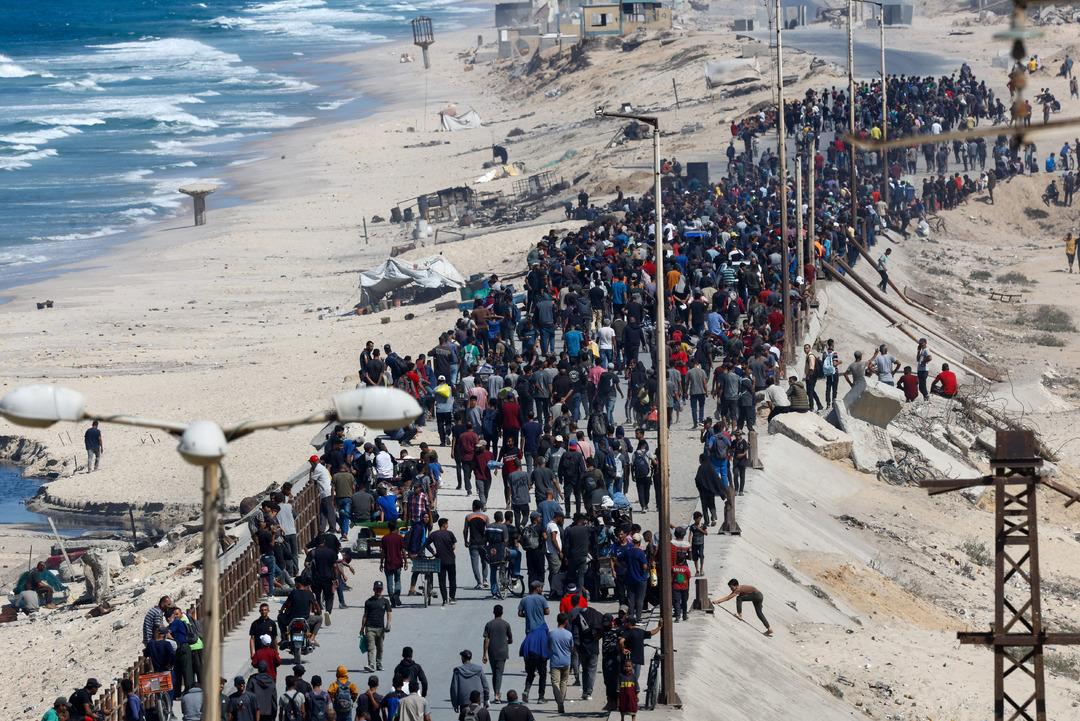 Son dakika | Akın akın Gazze ye dönüyorlar! İsrail ile Hamas arasında ateşkes resmen başladı: Dönüş yolunda büyük kalabalık 3