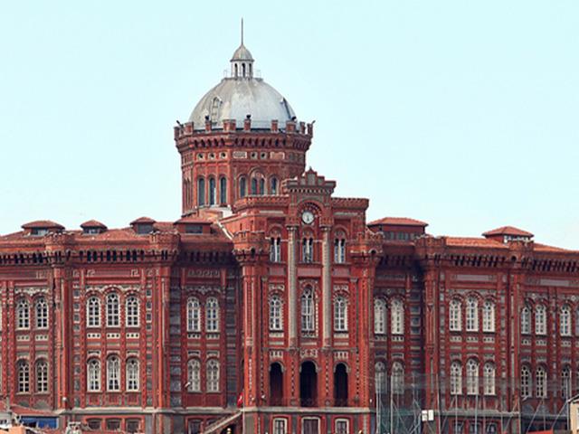 MEB’den Fener Rum Okuluna ‘boşaltın’ yazısı: 571 yıllık Fener Rum Okulu yeni bina arayışında!  Okul müdürü: "Maliyeti 10 milyon Euro’nun üzerinde"