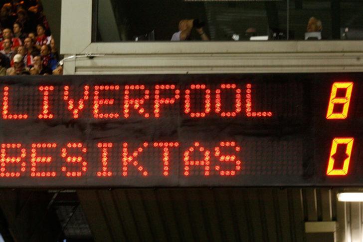 Benitez'den 8-0 göndermesi G2