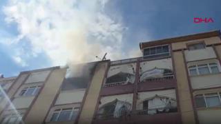 Bursa'da 5 katlı binanın en üst katında çıkan yangın söndürüldü