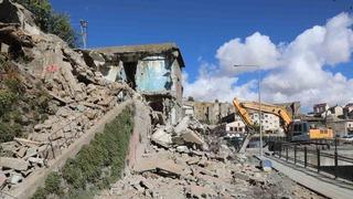 Bitlis’te metruk binalar yıkılıyor