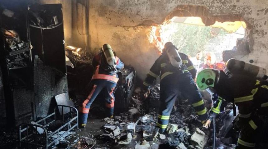 Mardin’de 3 katlı evde yangın: 1 kişi öldü, 12 kişi yaralandı