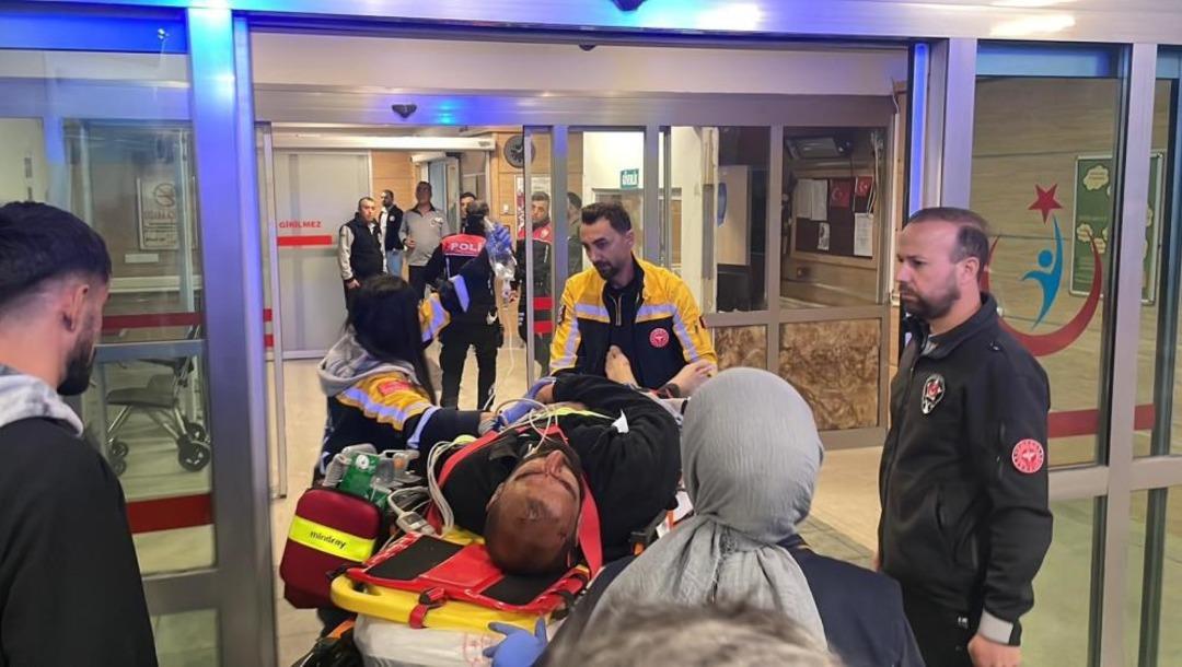 Hastane şantiyesinde bıçaklı kavga: 1’i ağır 4 yaralı 1