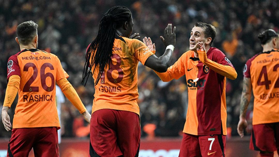 Galatasaray ın eski golcüsü Bafetimbi Gomis ten, Fenerbahçe ye transfer olan Kerem Aktürkoğlu için olay sözler! 3