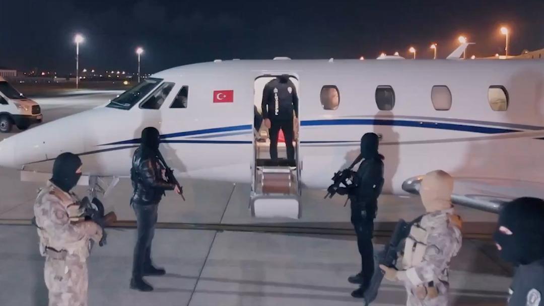 SON DAKİKA | CHROOKE ye büyük darbe! Don Vito lakaplı baron Abdullah Alp Üstün ve Hasan Lala yakalandı 1