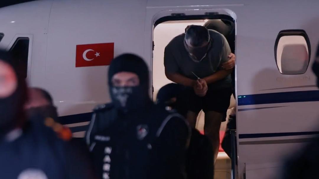 SON DAKİKA | CHROOKE ye büyük darbe! Don Vito lakaplı baron Abdullah Alp Üstün ve Hasan Lala yakalandı 6