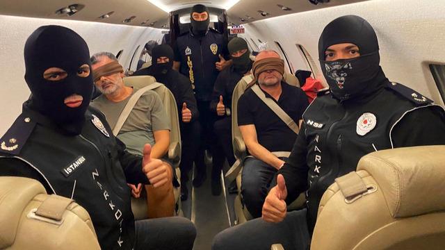 SON DAKİKA | CHROOKE'ye büyük darbe! 'Don Vito' lakaplı baron Abdullah Alp Üstün ve Hasan Lala yakalandı