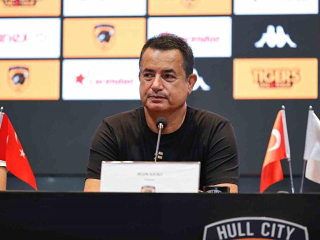 Acun Ilıcalı dikkat çekmişti, o isim şov yapıyor: Hull City takımının forveti Oliver McBurnie ayın oyuncusu seçildi!