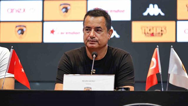 Acun Ilıcalı dikkat çekmişti, o isim şov yapıyor: Hull City takımının forveti Oliver McBurnie ayın oyuncusu seçildi!