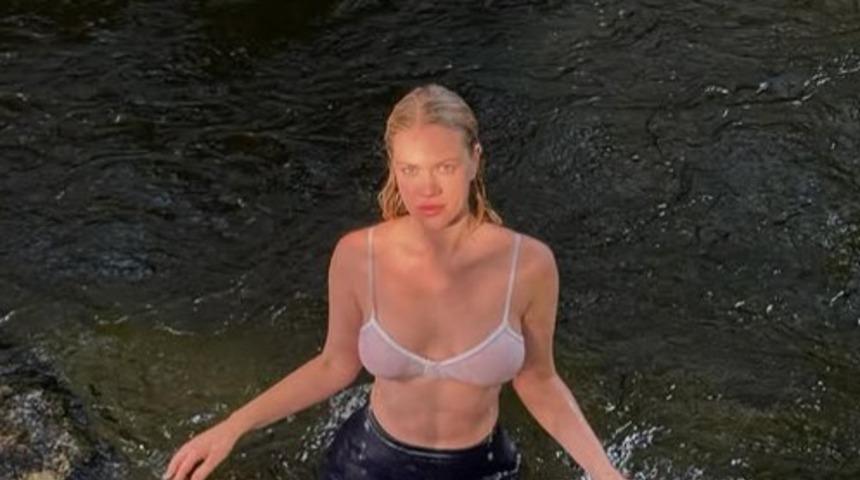 Şöhretin zirvesindeyken ülkeyi terk etmişti! Serel Yereli tatil pozlarıyla gündemde 