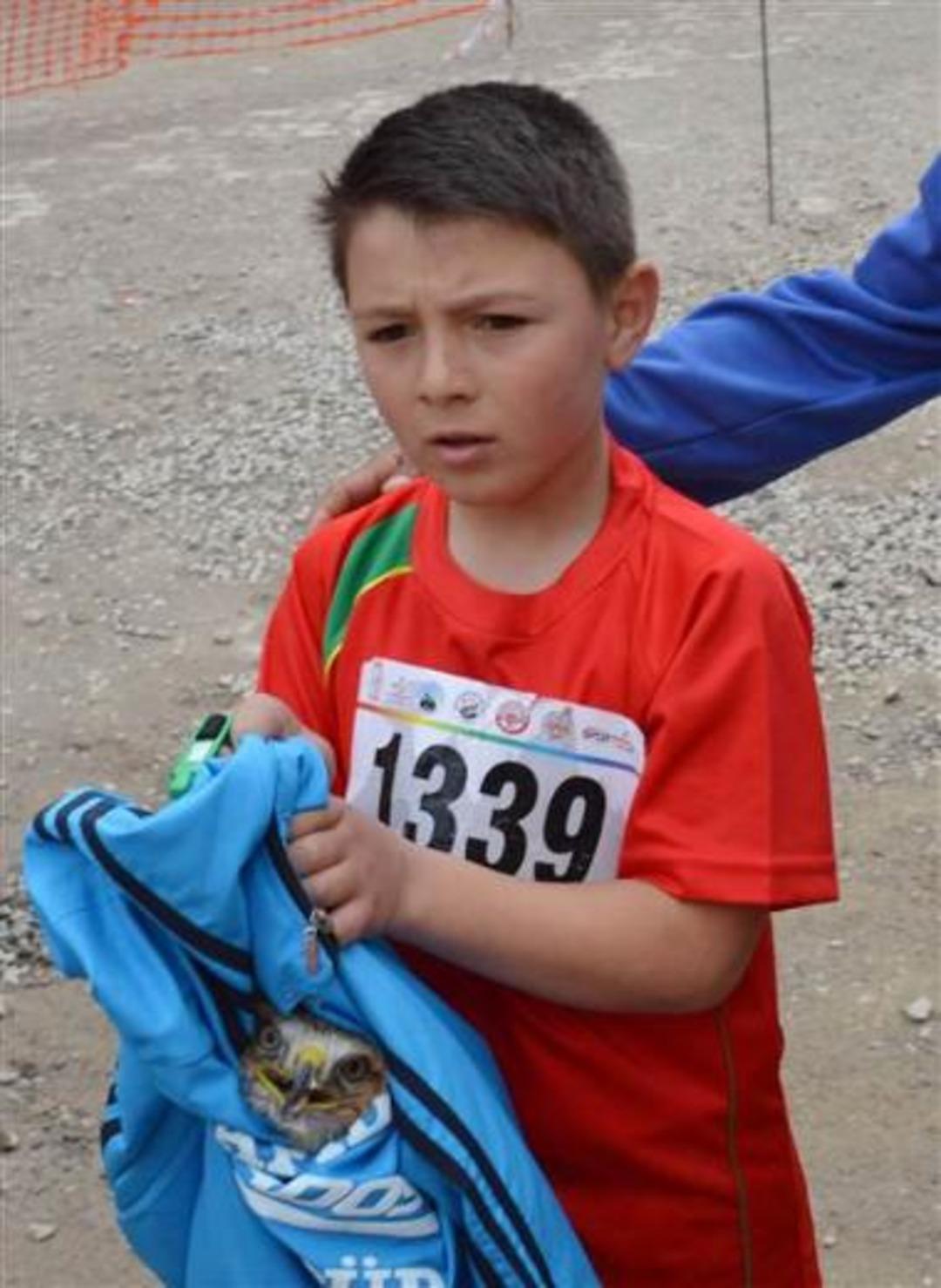 T&uuml;rkiye bu &ccedil;ocuğu konuşuyor