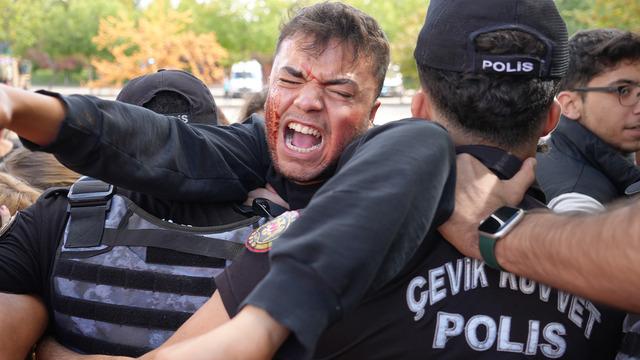 Gaziantep'te dikkat çeken terör tatbikatı: Kendini rolüne kaptıranları ekipler güçlükle sakinleştirdi!