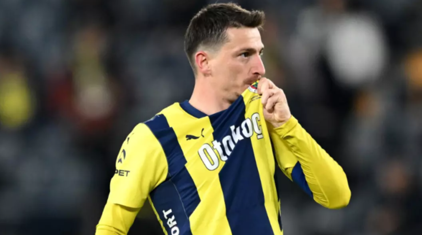 Mert Hakan 7 ay sonra geri döndü! Fenerbahçe antrenmanında dikkat çeken görüntü