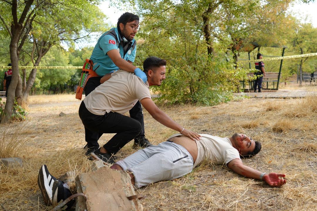 Gaziantep te dikkat çeken terör tatbikatı: Kendini rolüne kaptıranları ekipler güçlükle sakinleştirdi! 9
