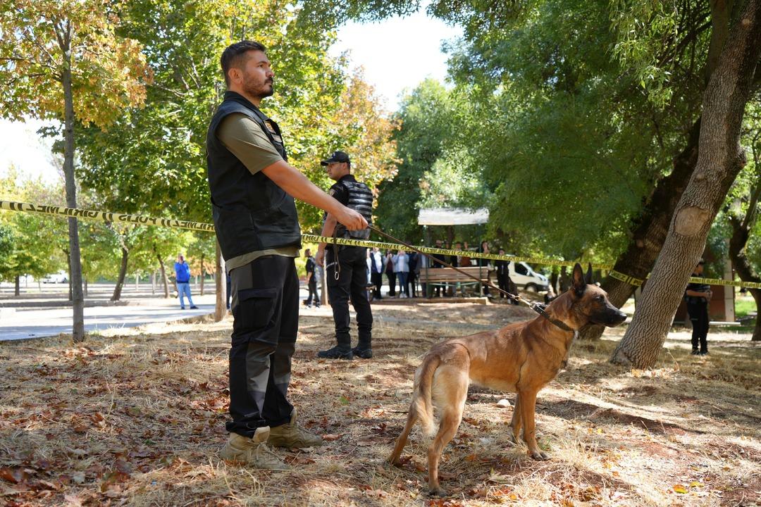 Gaziantep te dikkat çeken terör tatbikatı: Kendini rolüne kaptıranları ekipler güçlükle sakinleştirdi! 10