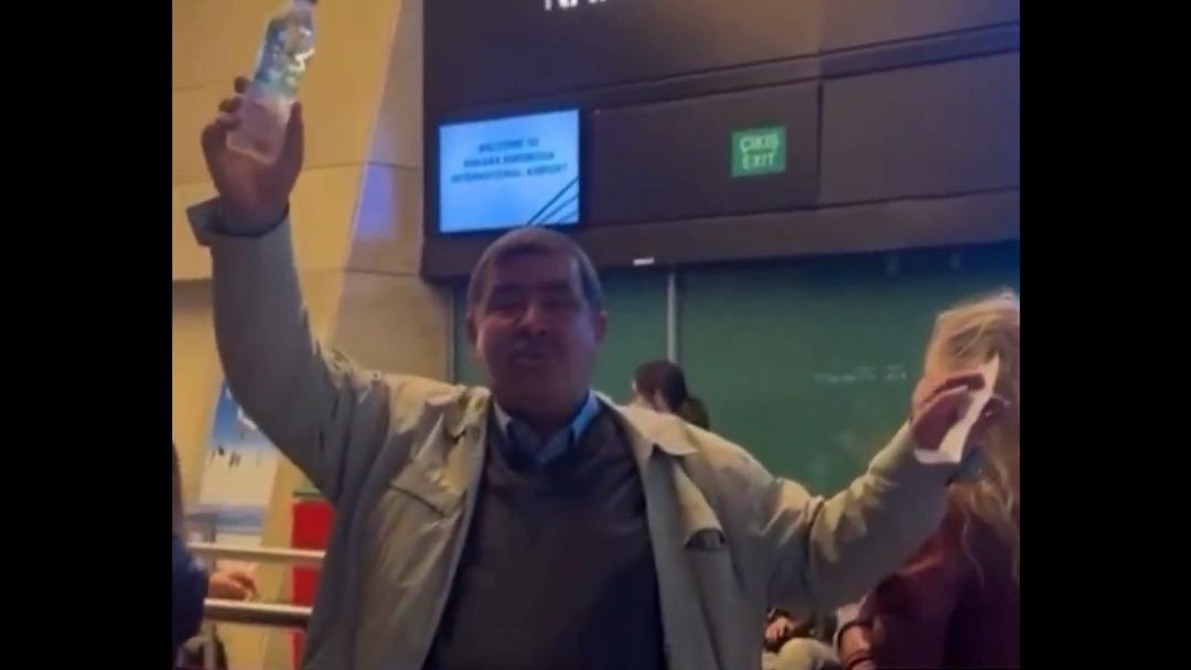 Esenboğa da suya 80 lira ödeyince isyan etti! "Yüzde bin milyon para kazanılmaz" 1