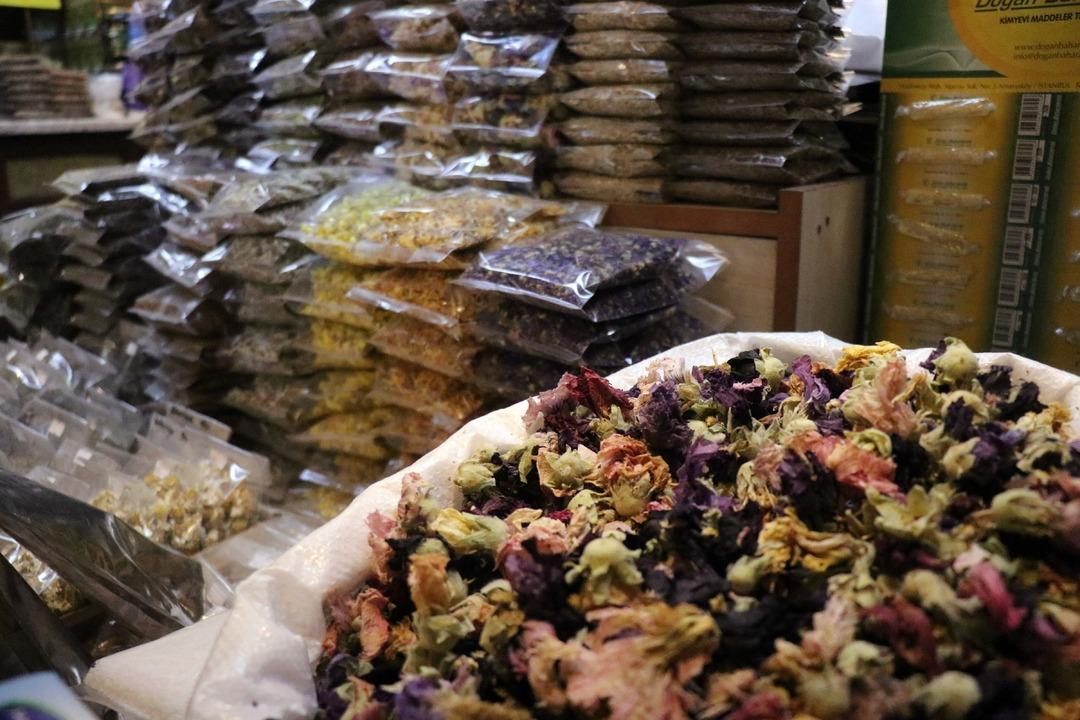 Mevsim geçişinde havalar soğudu: Grip vakaları arttı! Aktarlarda yoğunluk başladı 1