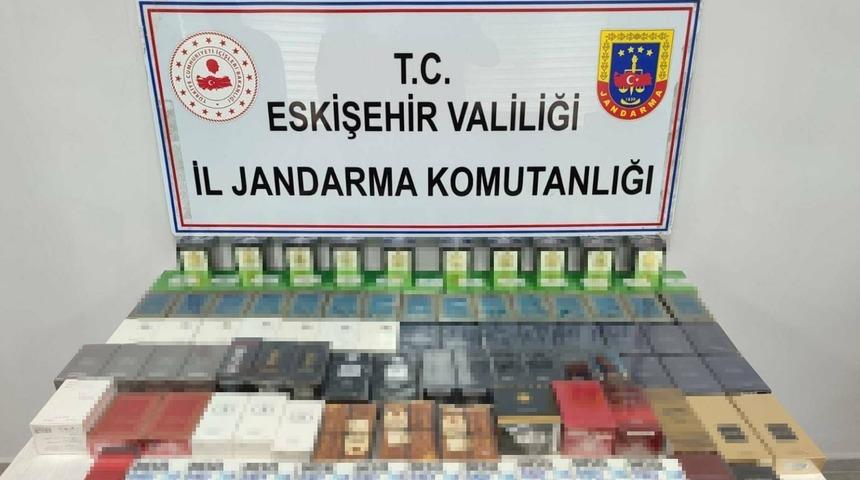 Toplam değeri 550 bin TL olan 164 adet kaçak parfüm ele geçirildi