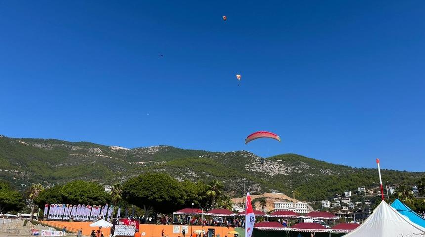Dünya Yamaç Paraşütü Hedef Şampiyonası Alanya’da başladı