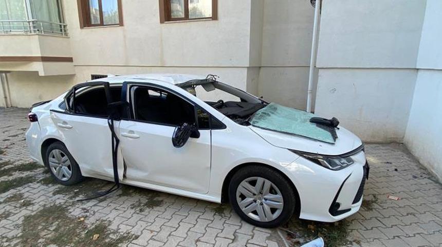 Aracın içinde çakmak gazı tüpü patladı