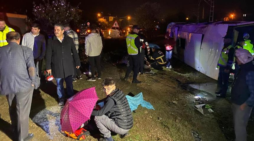 Kastamonu'da korkunç kaza! Tur midibüsü devrildi... Çok sayıda yaralı var