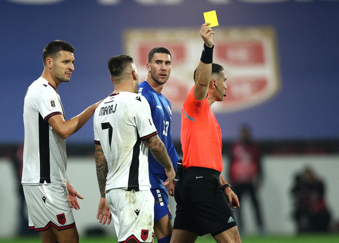 Rey Manaj, golün ardından sarı kart gördü! Çift başlı kartal 1