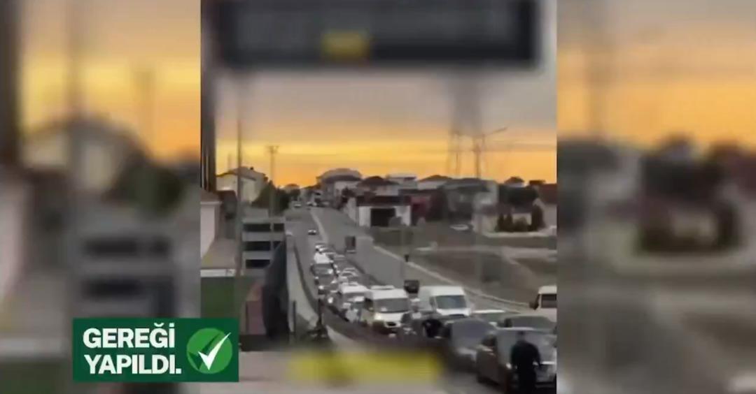 Trafikte bunu yapan yandı! Ehliyetinizden olabilirsiniz: Yeni yasa öncesi tepki çeken görüntüleri paylaşarak duyurdu 2