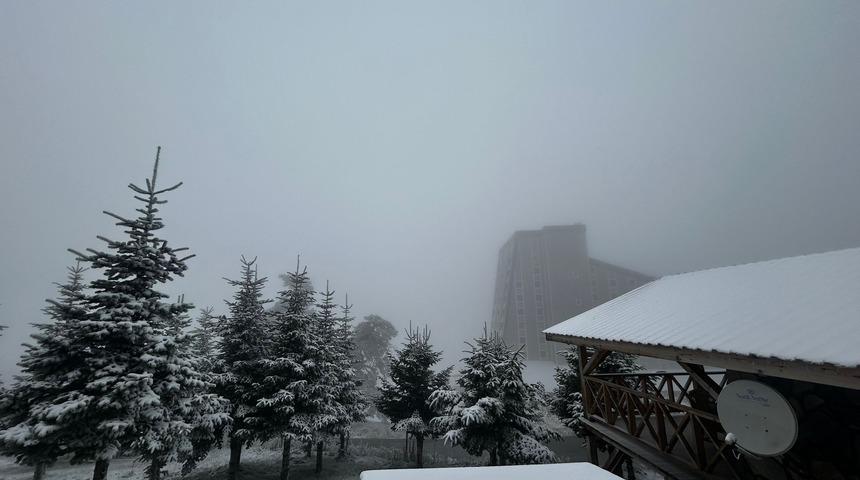 Kartalkaya ve Arkut Dağı kayak merkezlerinde kar yağışı etkili oldu