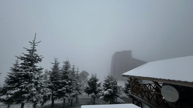 Kartalkaya ve Arkut Dağı kayak merkezlerinde kar yağışı etkili oldu