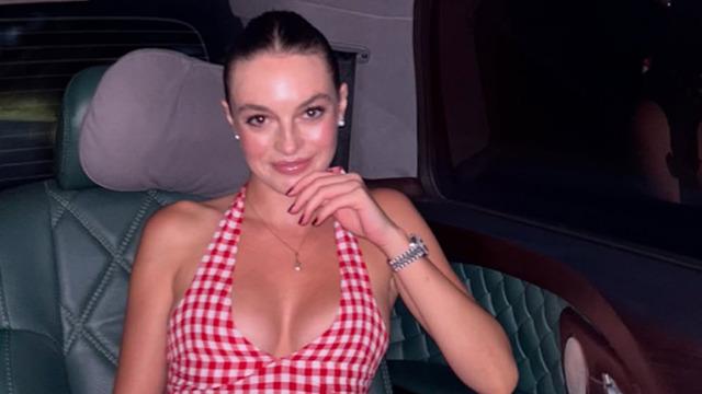 Yeni saç rengi ve yürüyüşüyle Melis Sezen gündemde! O nasıl yürümek? 