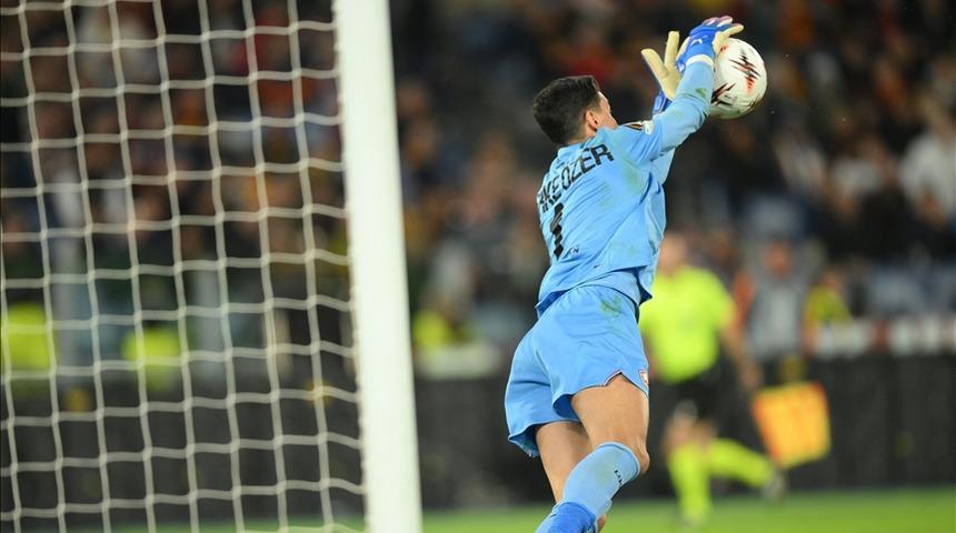 Milli Takım'da Berke Özer krizi! TFF'nin açıklamasına jet hızında yanıt: "Günlerdir yaptığımız konuşmaların ne kadar anlamsız olduğunu anladım"