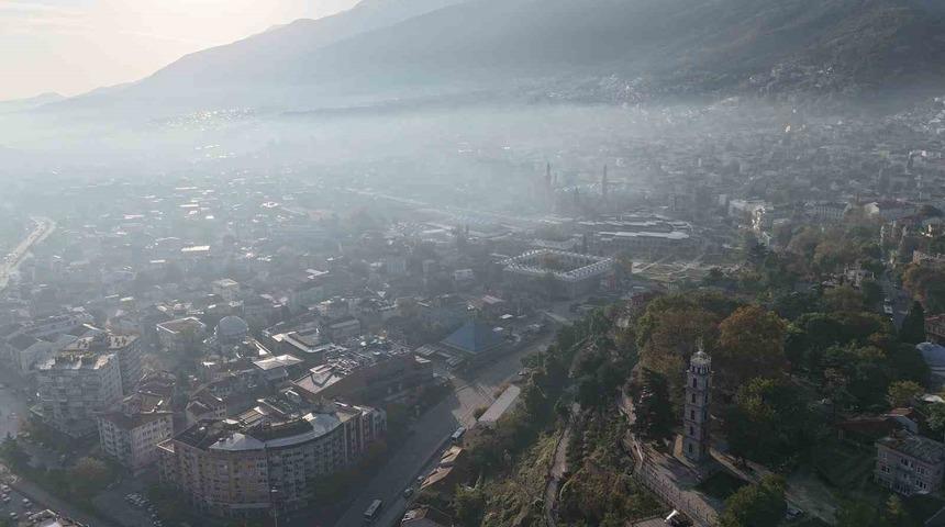 Bursa’da tarihi mekanlar, sisler arasından görüntülendi