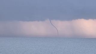 Alanya'da denizde hortum oluştu! Kentin farklı noktalarından görüldü