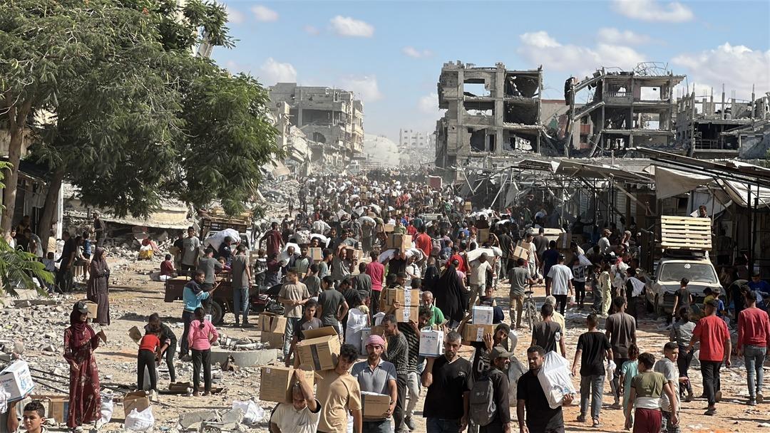 Ateşkesin ardından Gazze ye insani yardım tırlarının girişi başladı 1