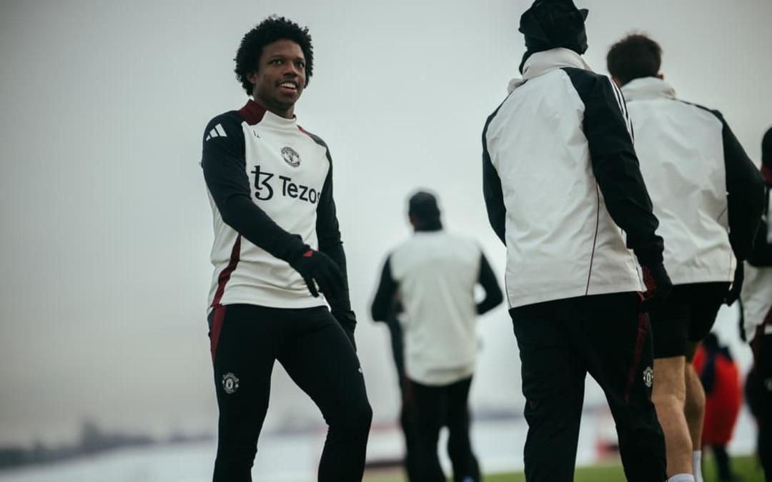 İngilizler Galatasaray ın transfer hedefini duyurdu! İngiliz devi Manchester United dan bedelsiz kadroya katmak isteniyor... 2