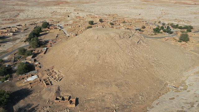 Soğmatar Antik Kenti'nde Demir Çağ dönemine ait kamusal yapı bulundu