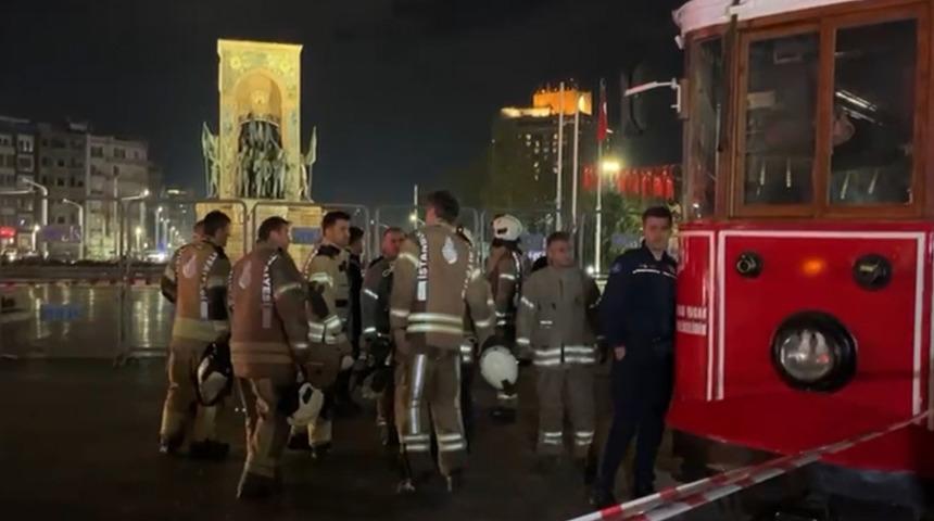 Taksim’de tramvayda yangın paniği: Ekiplerin müdahalesiyle söndürüldü