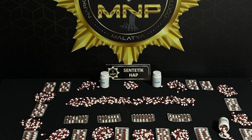Malatya'da 898 adet uyuşturucu hap ele geçirildi: 2 gözaltı