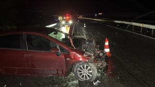 Düzce'de otomobil bariyerlere çarptı: 1 yaralı