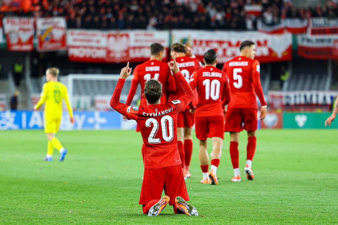 Fenerbahçe nin yıldızı Sebastian Szymanski, kornerden gol attı! Yeşil sahalarda ender görülen anlardan... 2