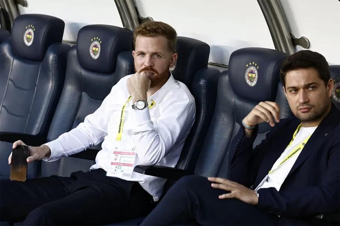 Ömer Üründül den F.Bahçe deki kadro dışılar için çarpıcı iddia!   Gırtlak gırtlağa geldiler...   Saran neşteri resmen vuruyor sıradaki yolcu belli oldu 3