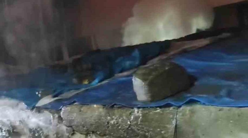 Metruk binada çıkan yangın söndürüldü