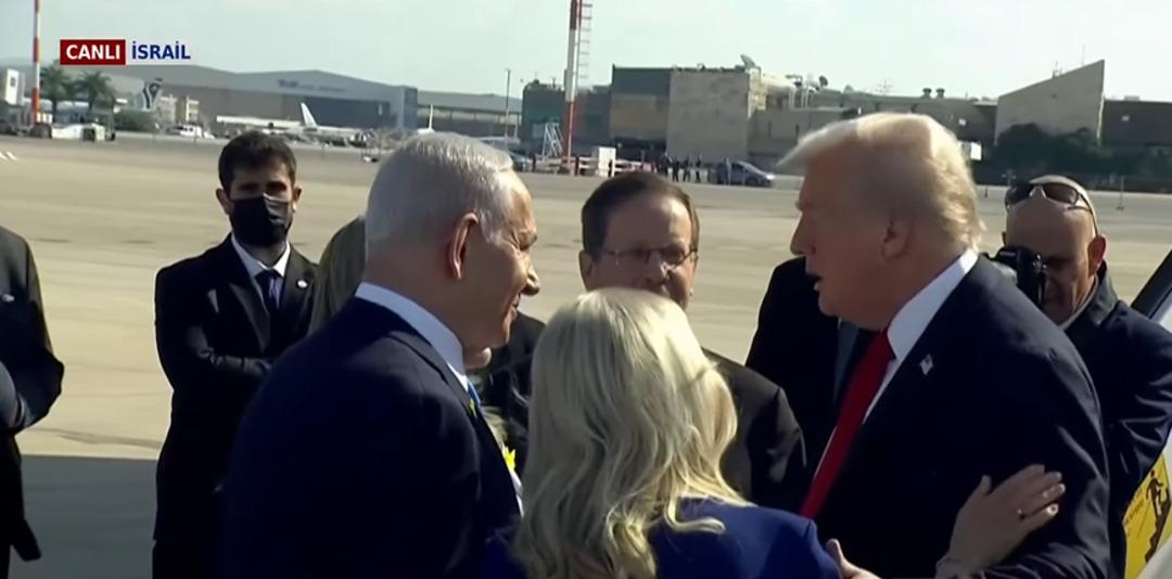 Son dakika | Uçaktan iner inmez koyu sohbet! İsrail de yollar kapatıldı, Trump ın ziyaretinden ilk kareler geldi... "Savaş bitti, ateşkes sürecek" 6