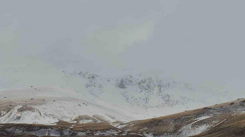 Süphan Dağı beyaza büründü