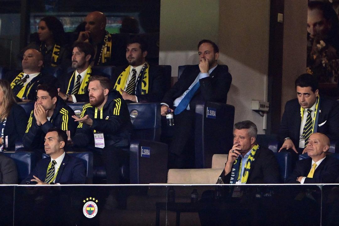 Fenerbahçe de değişimin ayak sesleri geldi! Başkan Sadettin Saran bir geldi pir geldi... Bir departmanı tamamen değiştiriyor 3