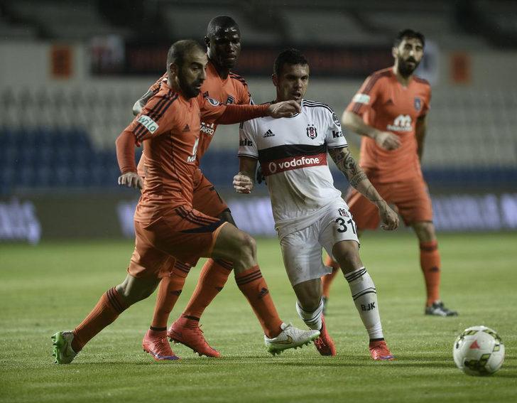 Beşiktaş - Başakşehir maçından kareler G3